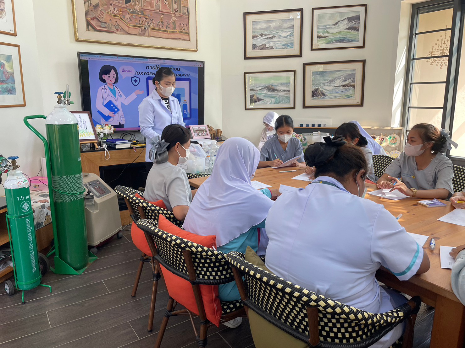 การอบรมวิธีการใช้อุปกรณ์ (Oxygen Concentrator) และการให้ออกซิเจนอย่างมีประสิทธิภาพ