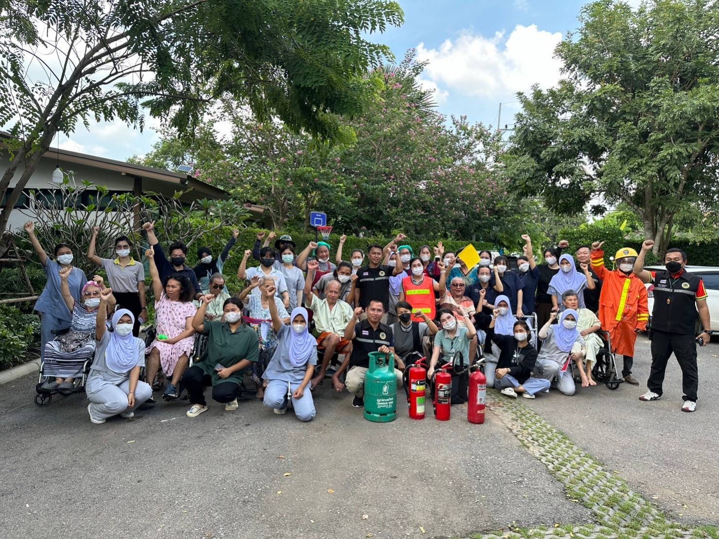 การอบรมดับเพลิงขั้นต้นและการซ้อมอพยพหนีไฟ